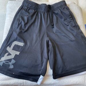 Under Armour boy’s Dark Gray Athletic Shorts